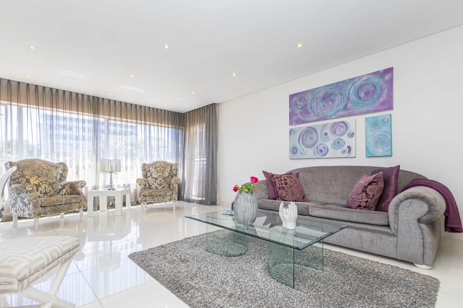 2 Bedroom Property for Sale in Sea Point Western Cape